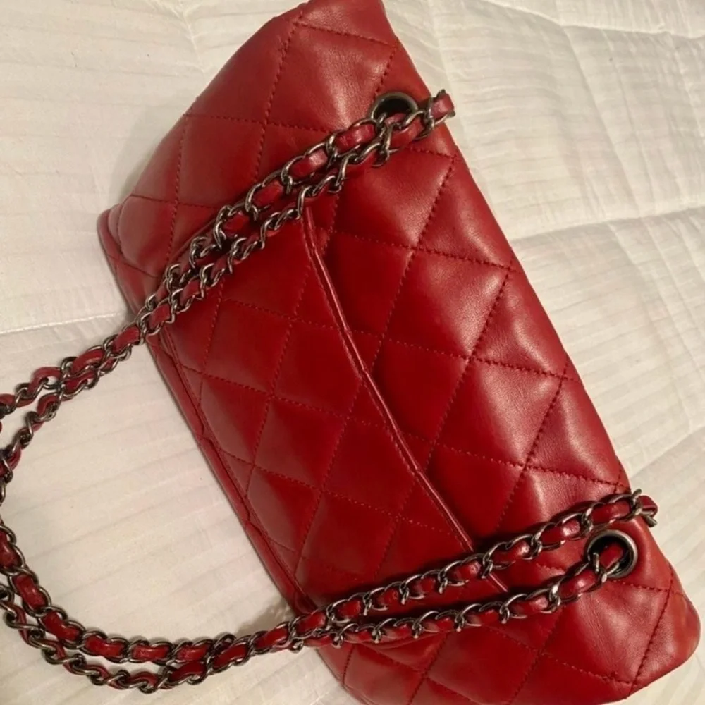 CHANEL Quilted Lambskin Shoulder Bag in Red with Silver Chain